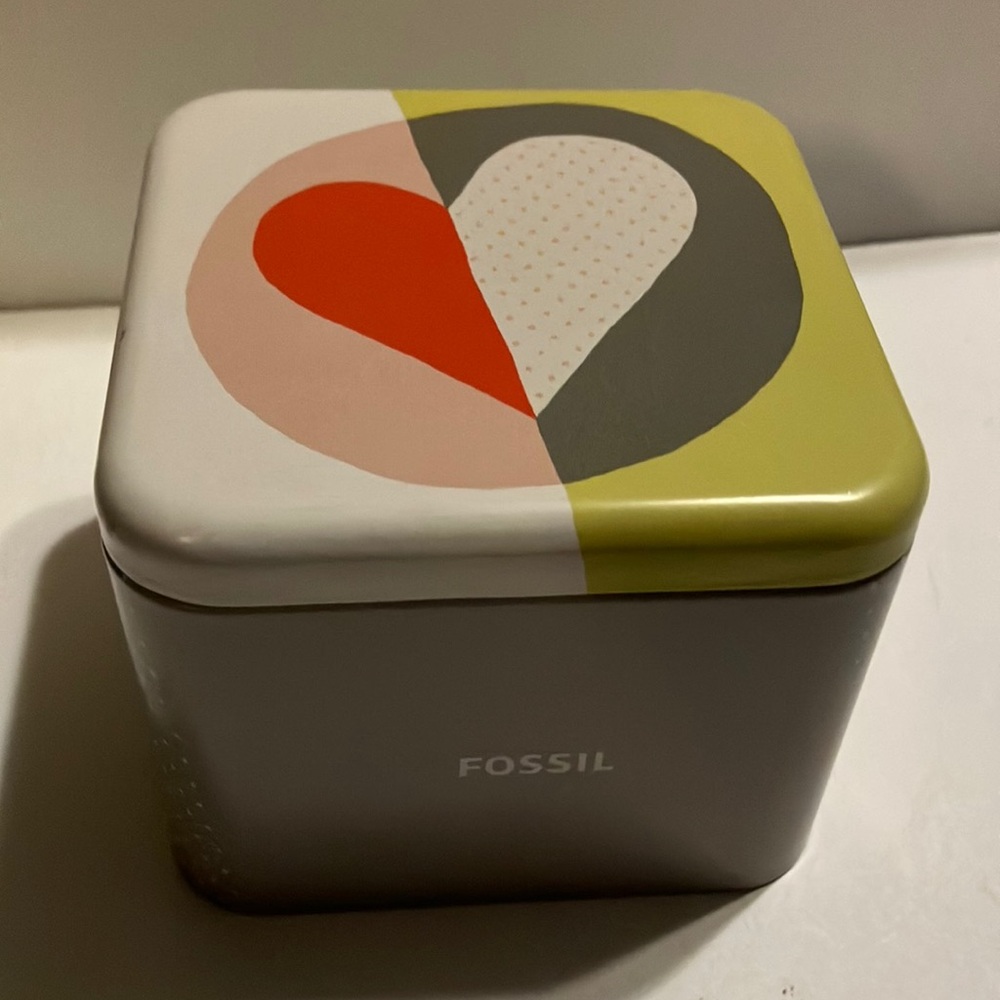 Fossil Multicolor Heart Tin Box‎